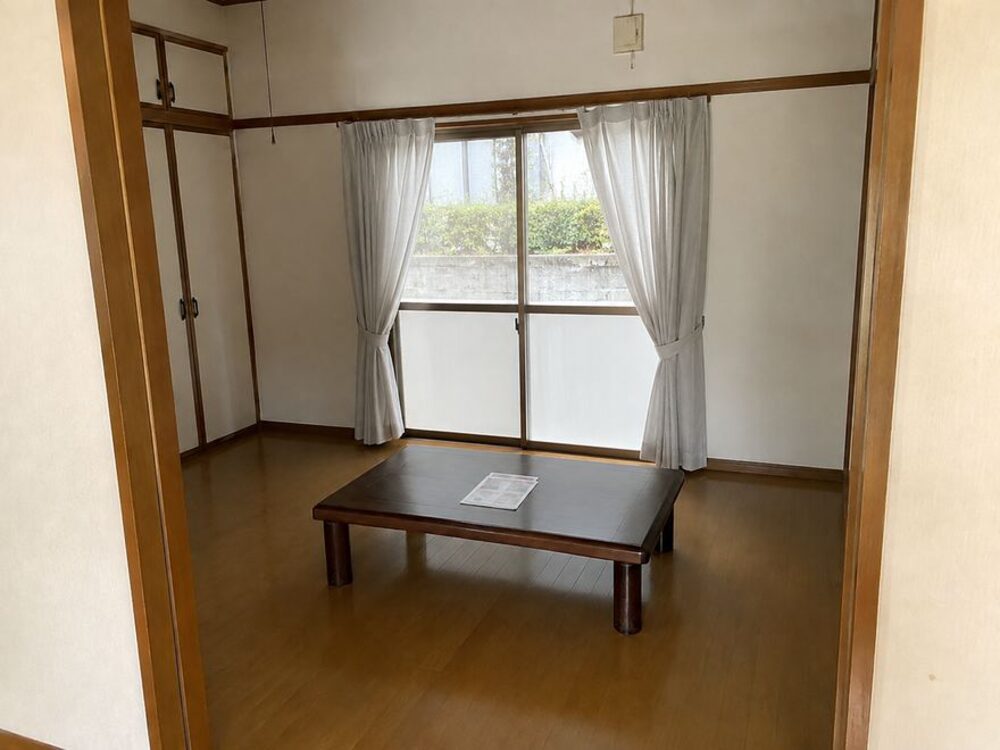 空き家管理レポートの作業後の写真：洋室 換気